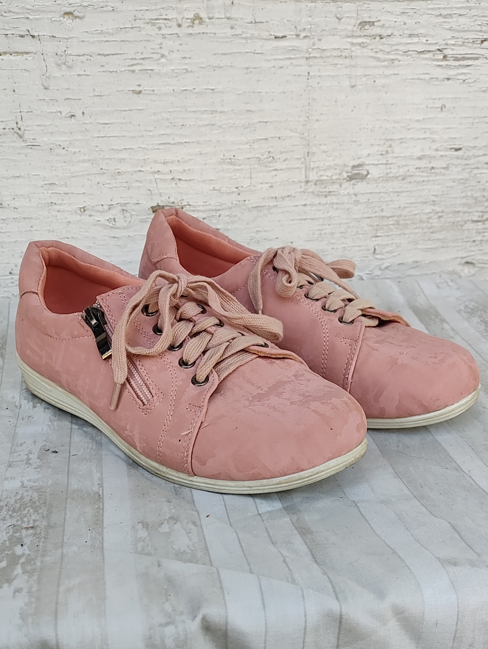 Beacon Comfort-well Women's Blush Pink Lace-Up Sneakers with Side Zip, Size 7
